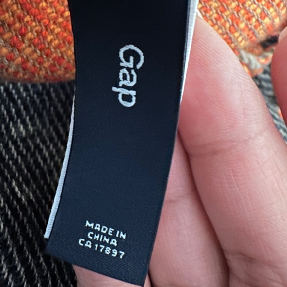 Woman’s GAP Scarf - Picture 7 of 8